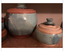 Load image into Gallery viewer, COVERED POTS !
